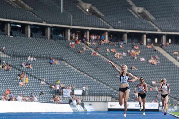 Alina Reh (SCC Berlin) gewinnt ueber 5000m waehrend der deutschen Leichtathletik-Meisterschaften im Olympiastadion am 26.06.2022 in Berlin